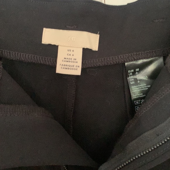 H&M stretch belted shorts - Picture 2 of 4